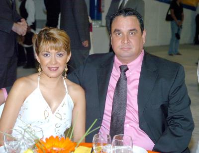 22062006 
Nayeli Aburto de Fernández y Eduardo Fernández.