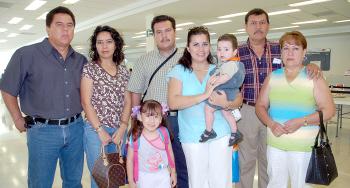 22062006 
La familia Gallegos Sonora viajó a Acapulco.