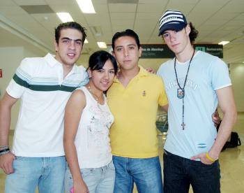 23062006 
Jorge González viajó a Alemania, lo despidieron Eduardo, Antonio y Paulina.