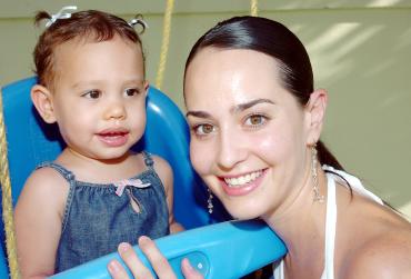 25062006 
Bárbara Rodríguez de Batarse con su hija María Alejandra Batarse.