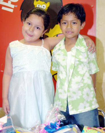 25062006 
Kevin Ramón y Frida Rodríguez López disfrutaron de una fiesta de cumpleaños.