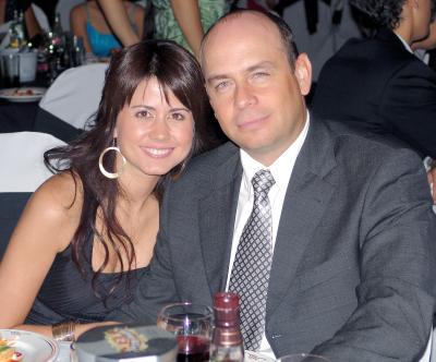 25062006 
Ana Sofía Méndezy César de la Garza.