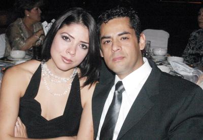 25062006 
Edith Hernández de Ponce y Francisco Ponce.