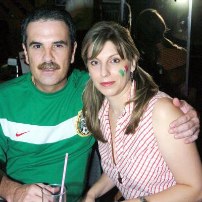 25062006 
Manuel y Astrid Algara.