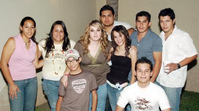 25062006 
Gabriela Estrello e Iván, Sonia, Omar, Alejandra, Gaby, Barby, Claudia y Édgar.