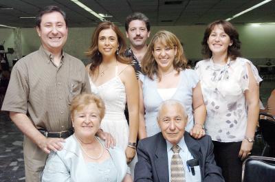 25062006 
Verónica y Adriana Posadas, Pily Díaz de León, Edmundo Posadas, Bertita Aguirre, Edmundo Posadas y Eduardo Peña.