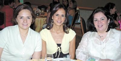 26062006 
Susy de Aguirre, Marcela de Mijares y Rebeca de Mijares.