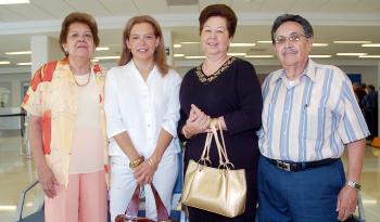 26062006
Soledad de Santiago viajó a París, fue despedida por Álvaro, Ángeles y Ligia.
