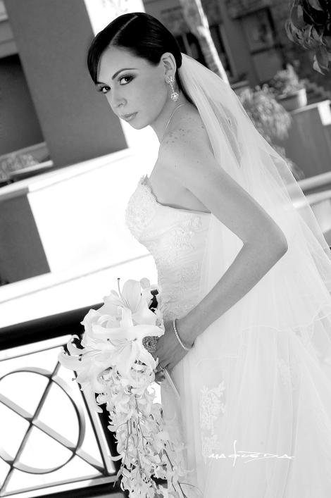 Srita. Belinda Alejandra Villarreal Arellano, el día de su enlace nupcial con el Sr. Carlos Enrique Ortueta Sáenz.
Estudio: Maqueda.