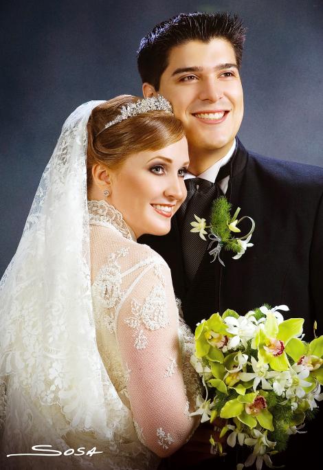 Sr. David Rafael González y Srita. Brenda Selene Noyola Cosío, recibieron la bendición nupcial el pasado 13 de mayo en la parroquia Los Ángeles.
Estudio: Sosa.