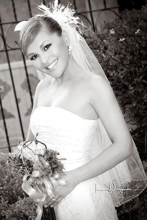 Srita. Jéssica Rodríguez Murillo, el día de su enlace matrimonial con el Sr. Jorge Luis Puentes Macías.

Estudio: Laura Grageda.