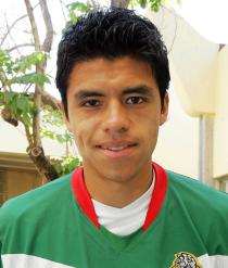 14. Gonzalo Pineda Reyes.
Edad: 23 años. 
Nacimiento: 19/oct/1982 en México, D.F.
Estatura y peso: 1.77 mts / 67 kgs.
Fecha de debut con el Tri: 8/sept/2004.