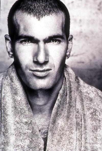 El francés Zinedine Zidane es la imagen de la nueva línea de productos de cuidado facial de la firma “Adidas”.