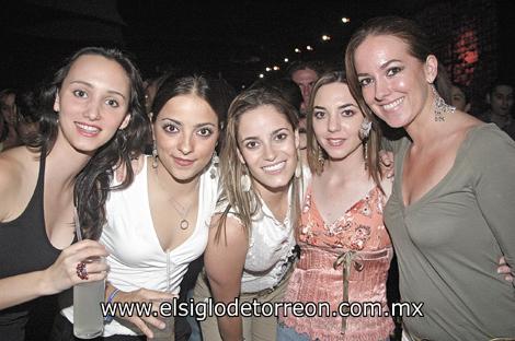 Ángela Aguilar, Ileana de Aguirre, Anilú Karam, Susana Garza y Cristina de la Peña.