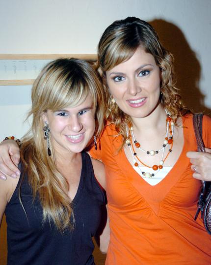 02072006 
Cristina Alcalde y Karla Zuñiga