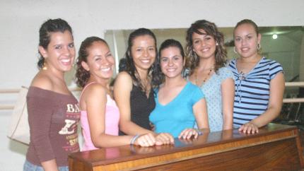 02072006 
Irais Castillo, Anahís Martínez, María Teresa Echavarría, Mayela Ramírez, Claudia Borjón y María Elena Valdez.