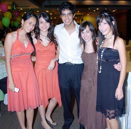 02072006 
Lorena Valadez, Mónica Villar, Héctor Ordaz, Carmen Fernández y Samanta Moreno.