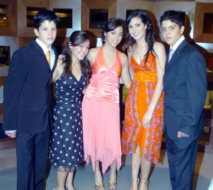 02072006 
Pedro González, Lucra Barraza, Maribel Tumoine, Gaby Koa y Fer Garza.