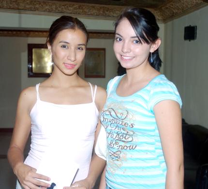 02072006 
Raquel Vargas y Olimpia Montoya.