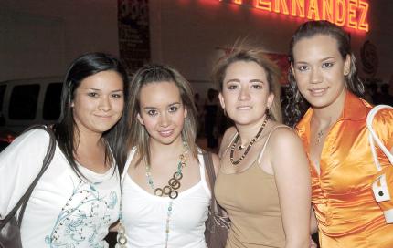 04072006 
Cecy Ávalos, Sofi Pérez, Alma Villalobos y Gina Núñez.