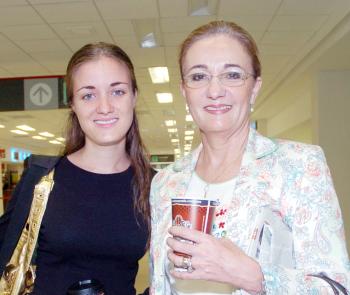 07072006 
Carmen y Lucrecia Santibáñez viajaron a la Ciudad de México.