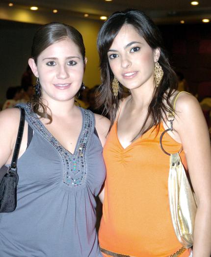 07072006 
Pilar González y Priscila Zambrano.