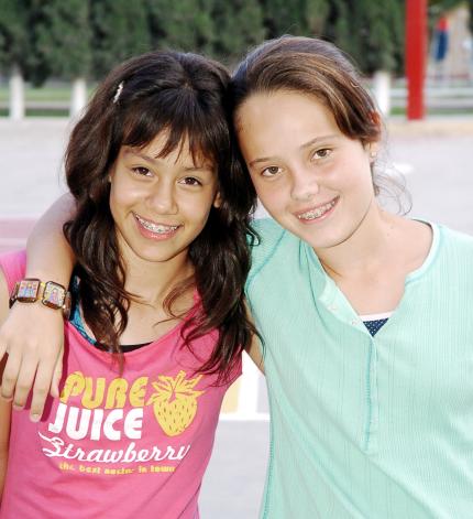 09072006 
Andrea Padilla y Regina González.