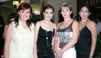 09072006 
Celia y Any Arratia, Ángeles Jaidar y Claudia Cárdenas.