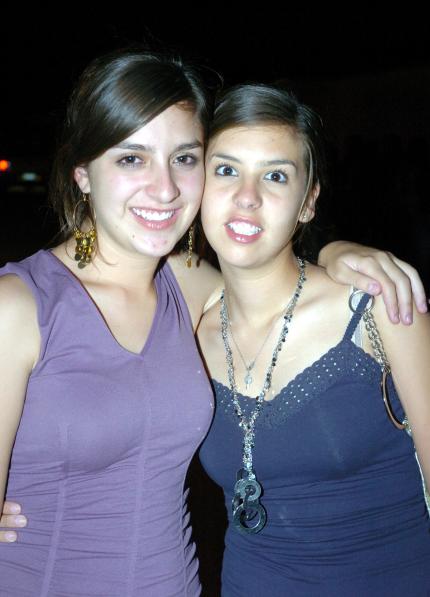 11072006 
Laura Martínez y Brenda Casale.