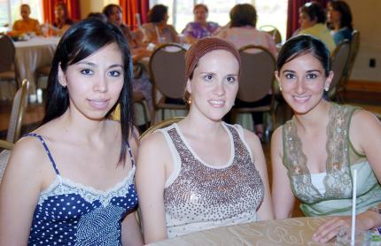 12072006 
Gloria Hernández, Miriam Martínez de Batarse y Lorena López Amor.