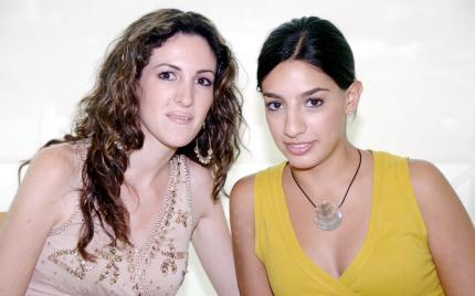 12072006 
Lizeth Giacomán y Valeria Muñoz.