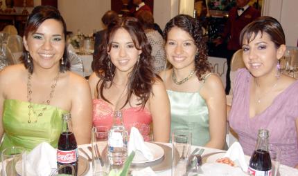 13072006 
Claudia Ríos, Susana Gil, Claudia Romo y Lizeth Gil.