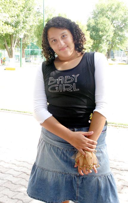 16072006
Scarlette D'Binion Lozano cumplió 12 añosde vida y los festejó con una alegre reunión.