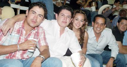 18072006 
Maury Herrera, Karla de Herrera y Nacho Chávez.