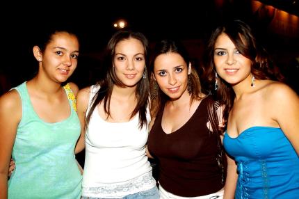 26072006
Mariana Orozco, Gaby Cano, Sofía Verano y Guada Verano.