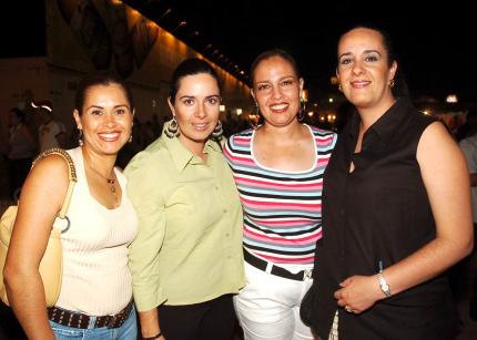 26072006
Rosy Martínez, Irene Ochoa, Carola Villalpando y Andrea Ochoa.