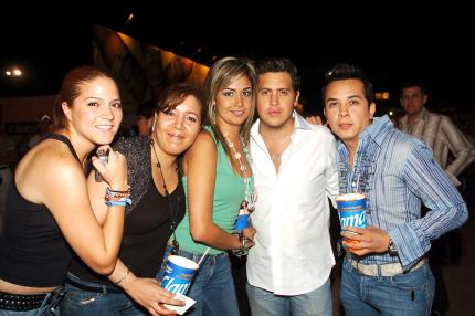 26072006
Sofía Salazar, César Estrada, Lizeth, Sonia y Alejandro Daher.