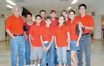 23072006 
Familias Ibáñez Sifuentes, López Ibáñez e Ibáñez Martínez viajaron a Cancún.