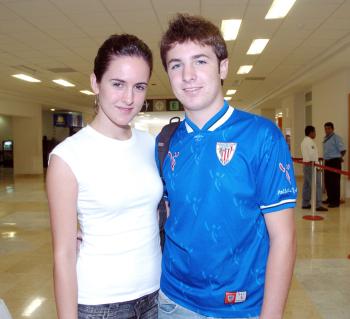 23072006 
Pablo y Lucía Sáenz viajaron a Cancún.