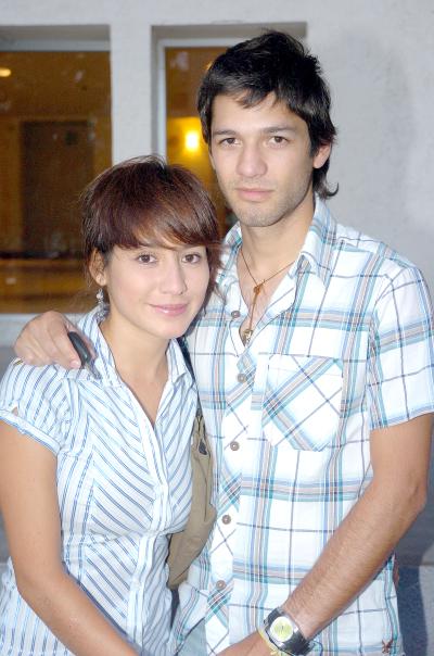 23072006 
Alejandra Esqueda y Octavio Muñiz.