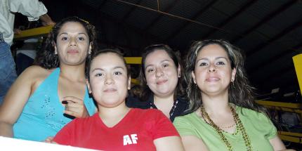 23072006 
Lupita Ramos, Deborah Jáquez, Nona Jáquez y Anabel Contreras.