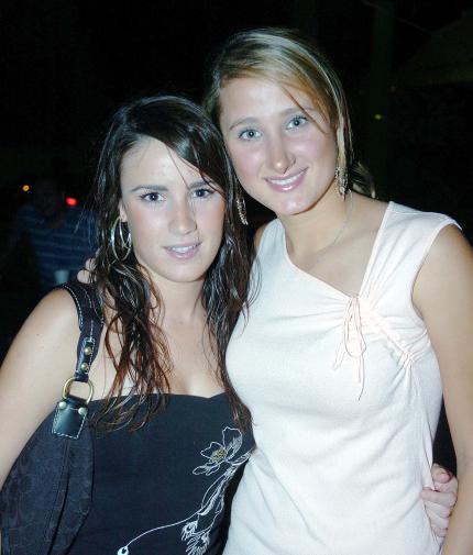 23072006 
Mariana Diez y Vania Bracho.