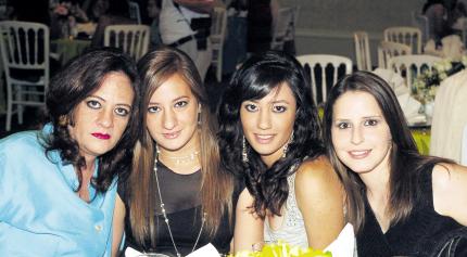 28072006 
Jaquie Sade de Miranda, Stephy Miranda, Jaquie Miranda y Cristina de Wiley.