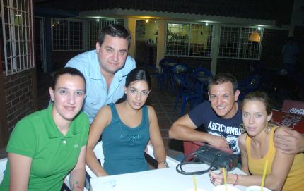 27072006
Hilda Calderón, Lizeth Giacomán, Gaby Villarreal, José García y Miguel Cepeda.
