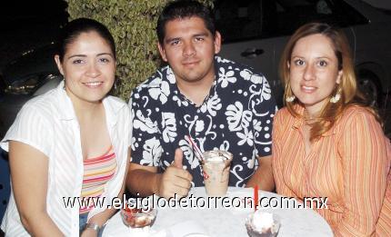 30072006 Marcela Ruiz, DAvid Gutiérrez y Cinthia Rodríguez.