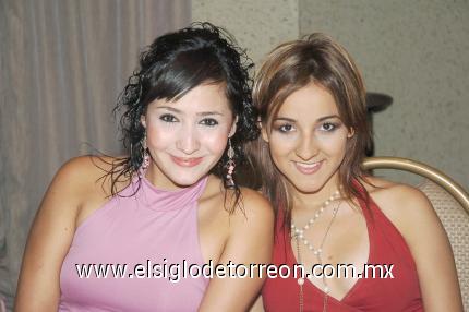 30072006 Talía Gutiérrez y Mary Carmen González.
