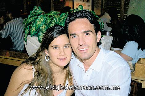Marisol de Espinoza y Gerardo Espinoza.