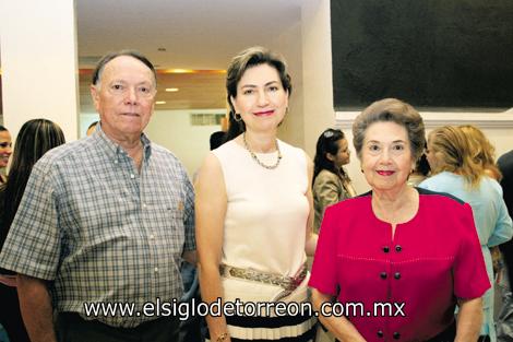 Gustavo Bredeé Ortiz, Mirita de Treviño y Mirita de Bredeé.