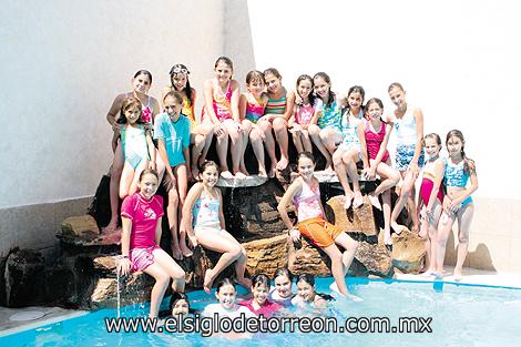 La festejada junto a todas sus invitadas.