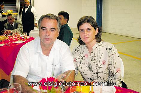 Eduardo Sesma y Mary Carmen C. de Sesma.